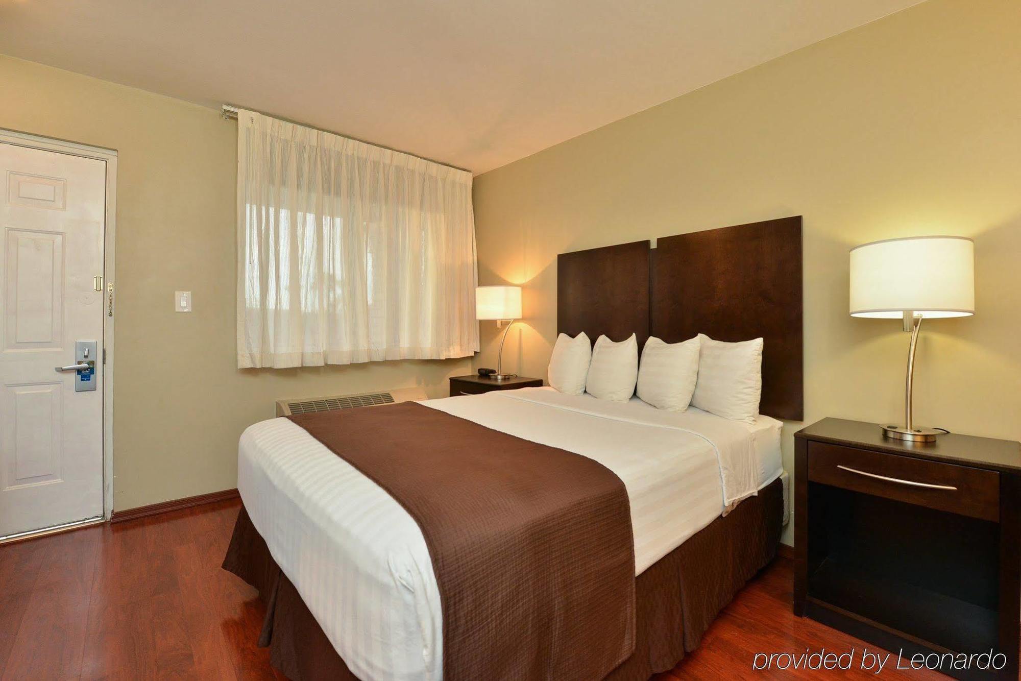 Quality Inn & Suites Phoenix Nw - Sun City Youngtown Екстериор снимка