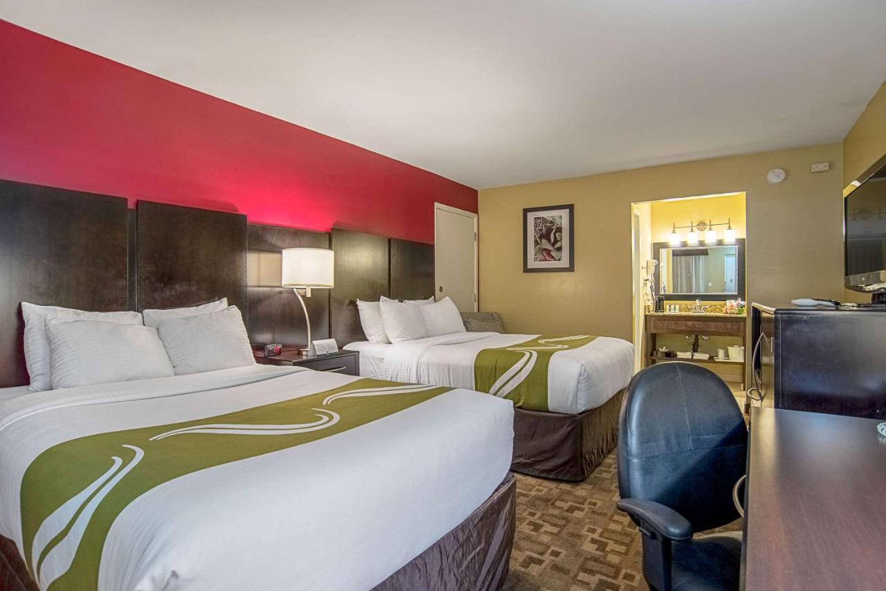 Quality Inn & Suites Phoenix Nw - Sun City Youngtown Екстериор снимка